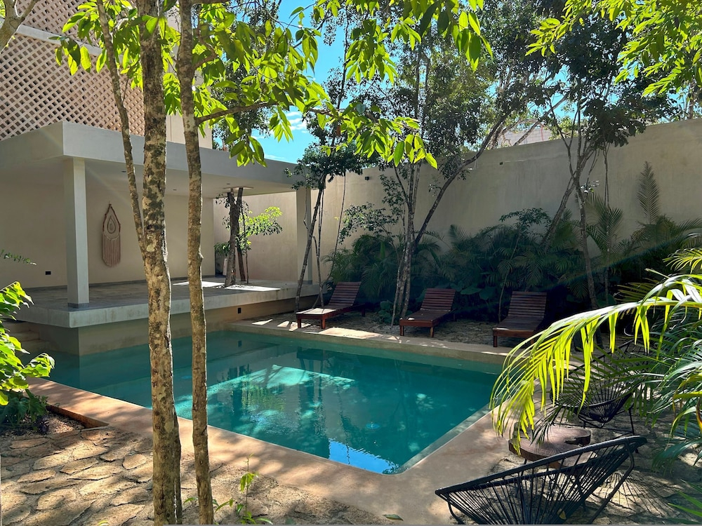 Pool Peaceful Escape Cozy Jungle Studio S12