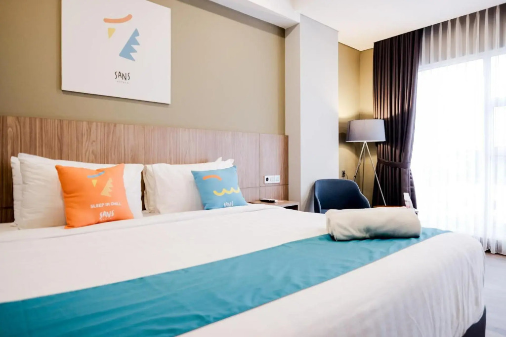 RedDoorz Premium near CBD Puri Indah