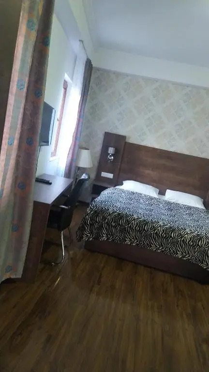 Two Lions Hotel