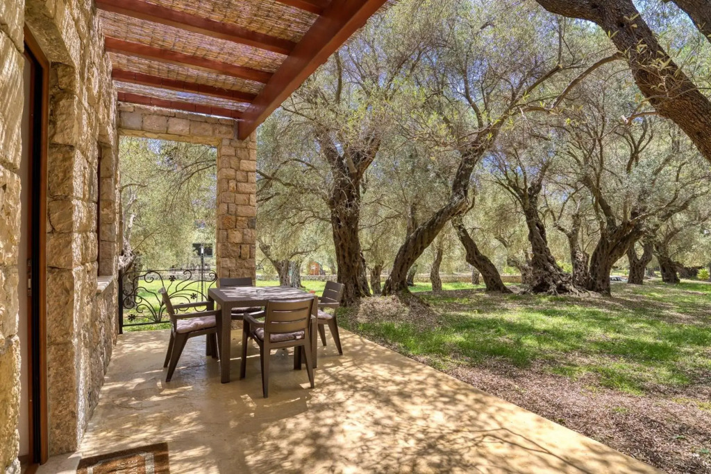 Stonehouse in Olives