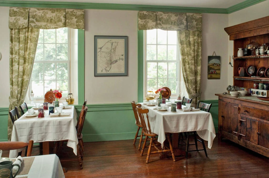 Historic Smithton Inn