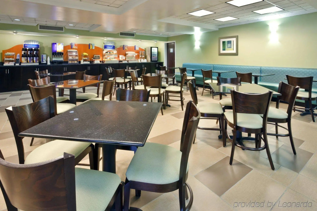 Holiday Inn Express Hotel & Suites Nashville Brentwood 65S