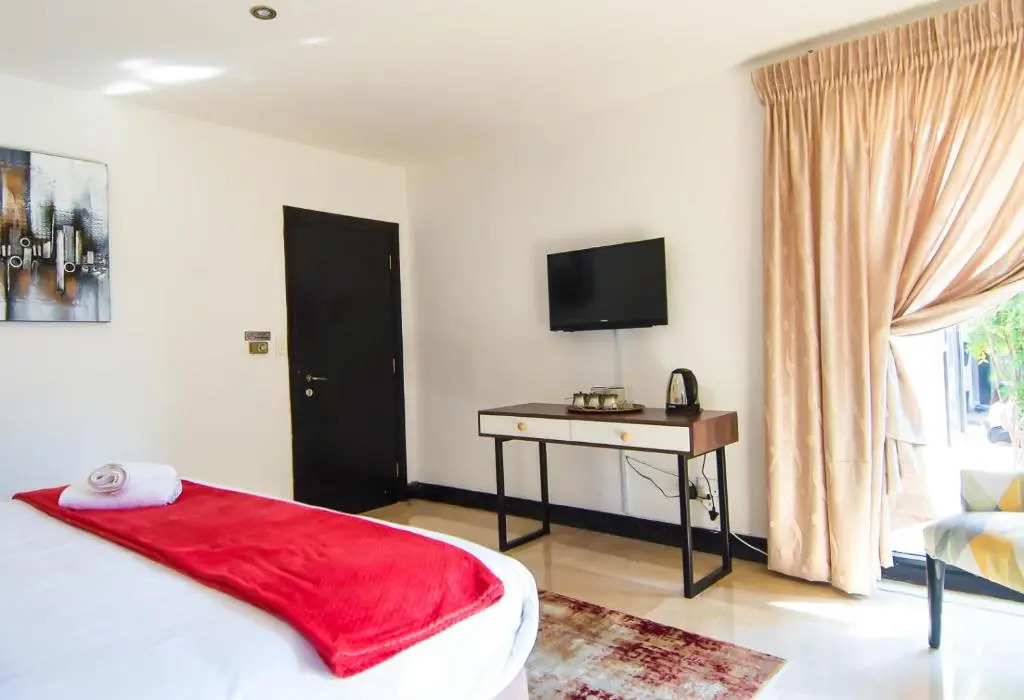 112 on Kloof Villa