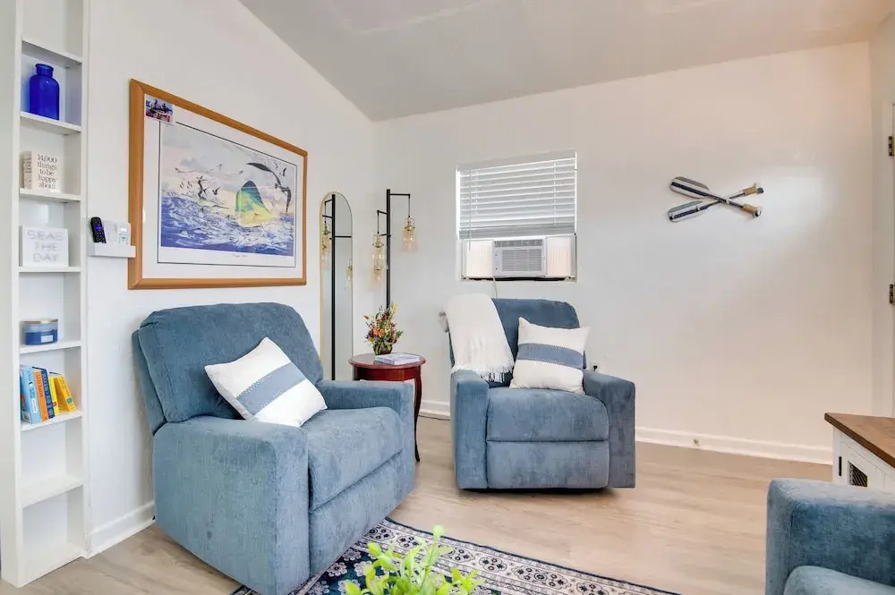 Dogs Welcome, Steps to Beach: Cocoa Beach Retreat!