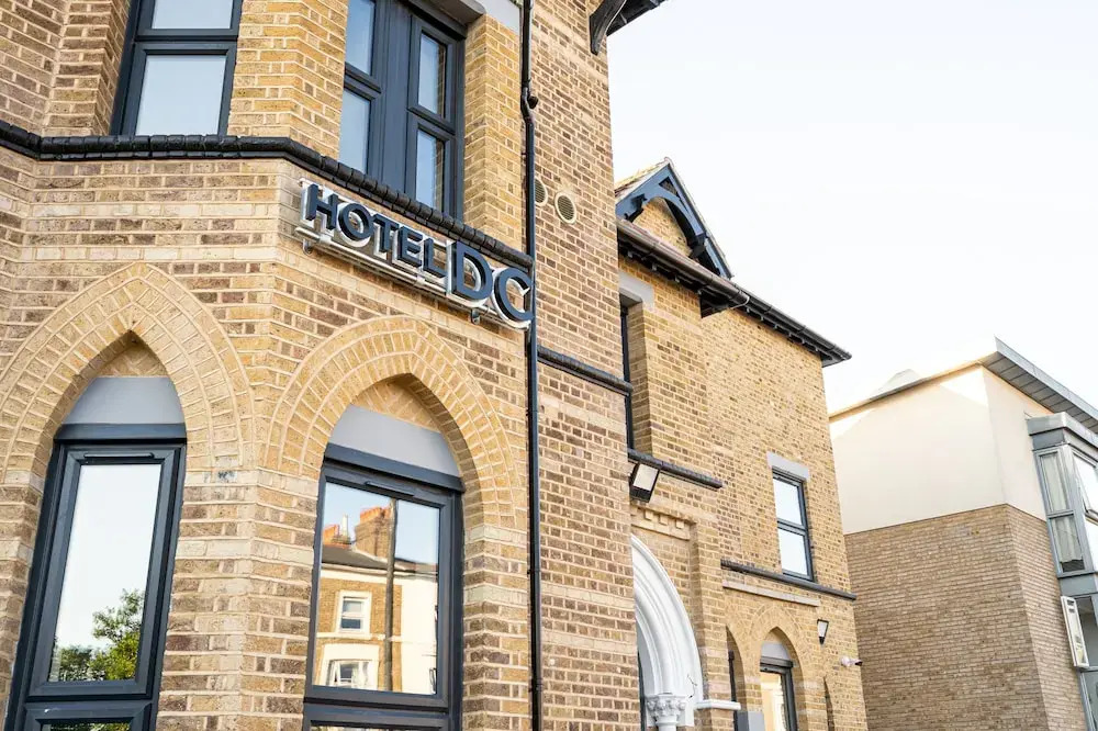 Hotel DC, Stratford