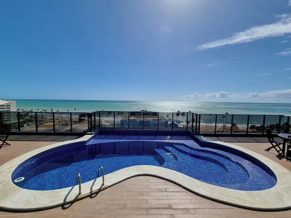 Ape Praia Piscina e Academia P812