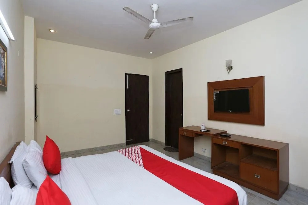 OYO Rooms Cyber Park II