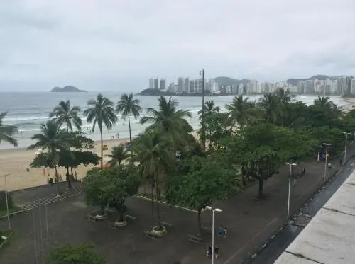 Pitangueiras Frente Total Mar pé na areia