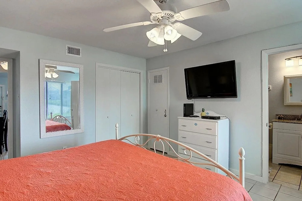 Casa De Flip Flop Ec113 3 Bedroom Condo