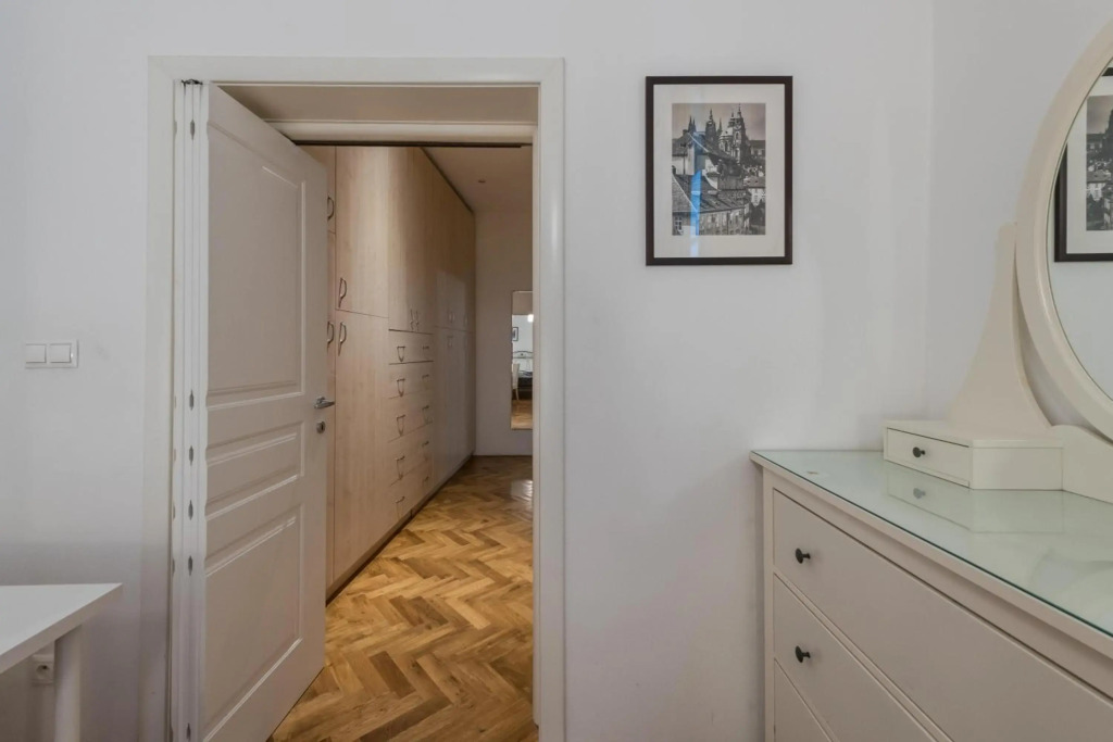 Apartman Carolinum