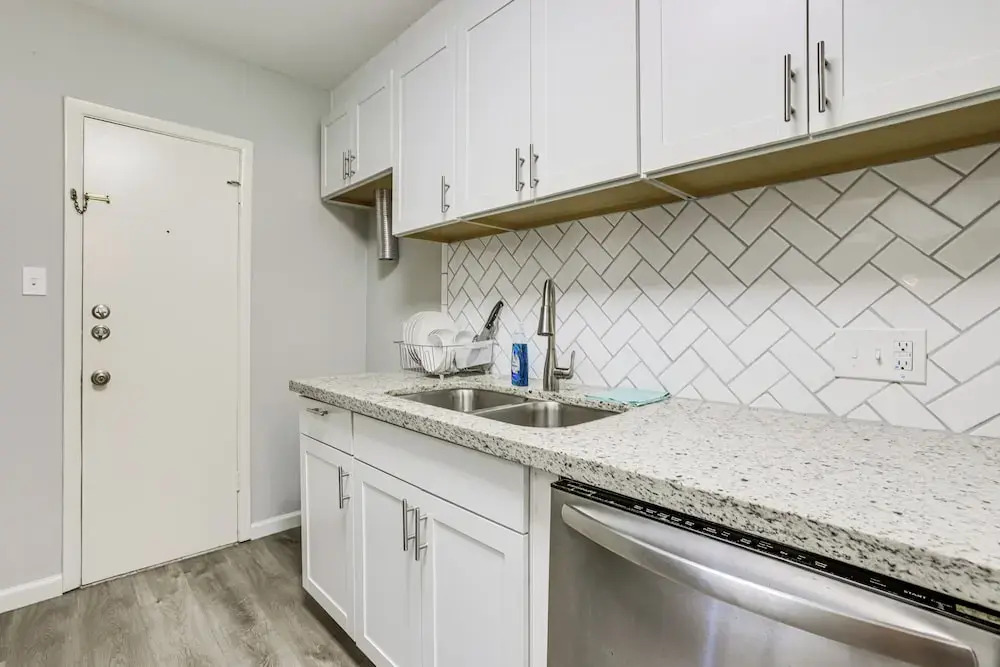 2 Mi to The Galleria: Uptown Houston Retreat!