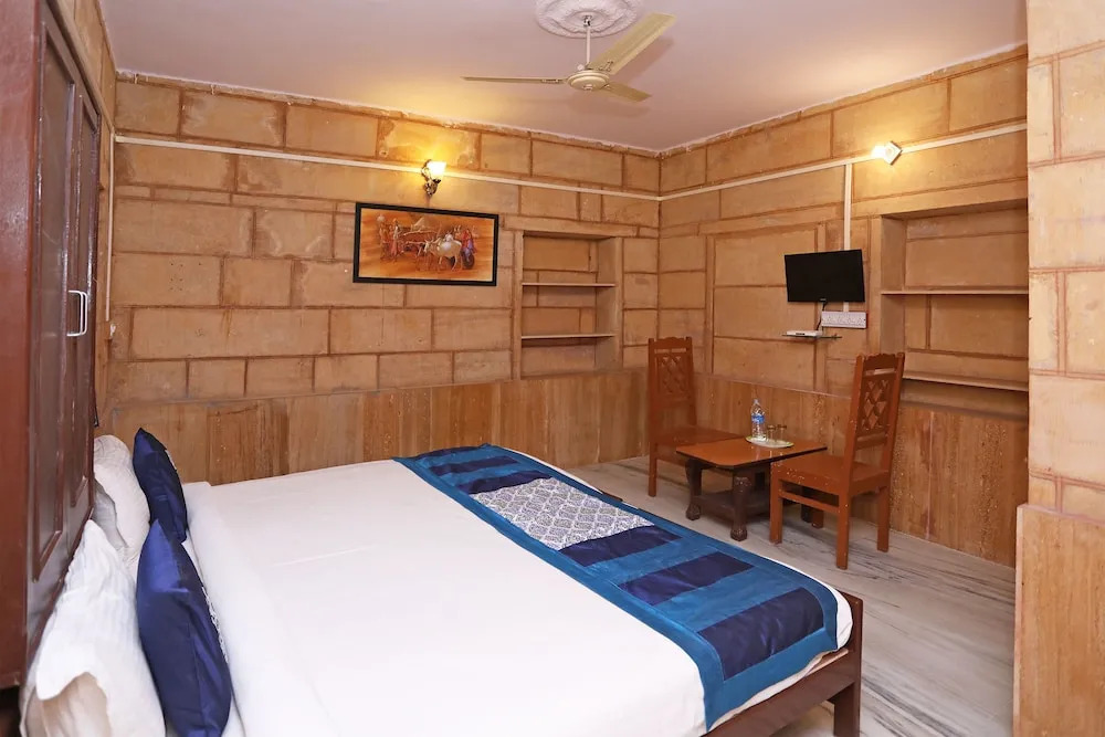 OYO 7426 Hotel Classic Inn