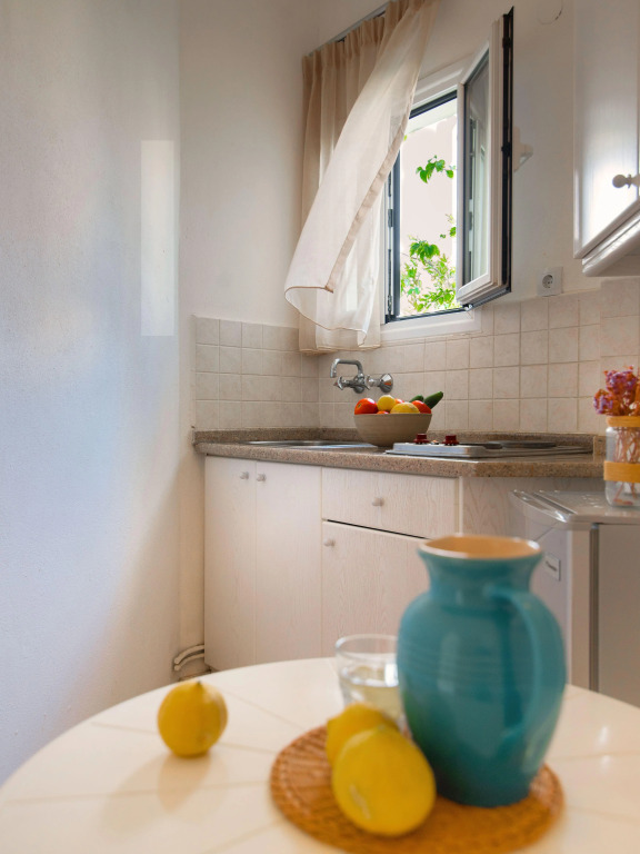 Melissa Apartments, Studios & Suites