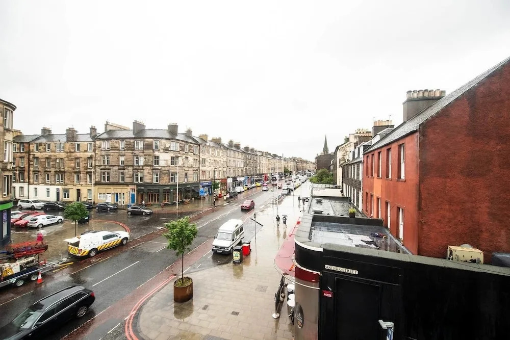 Stylish 2BR Flat Close To Edinburgh City Centre