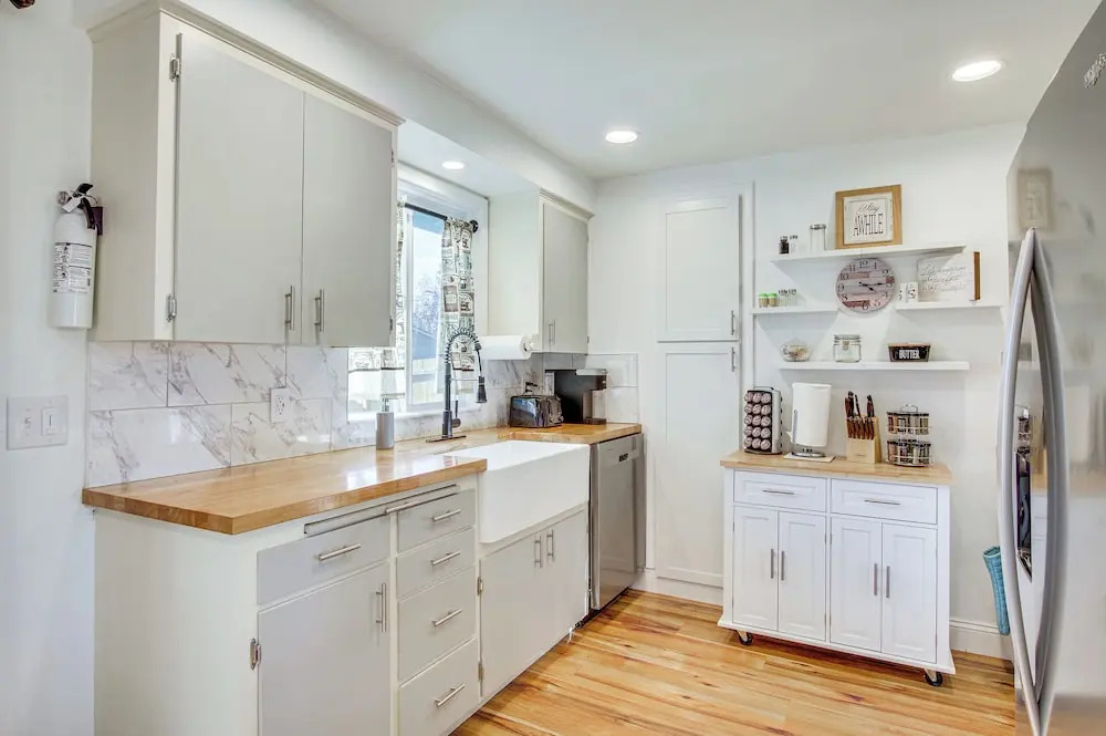 Charming Arlington Home w/ Hot Tub & Fenced Yard!