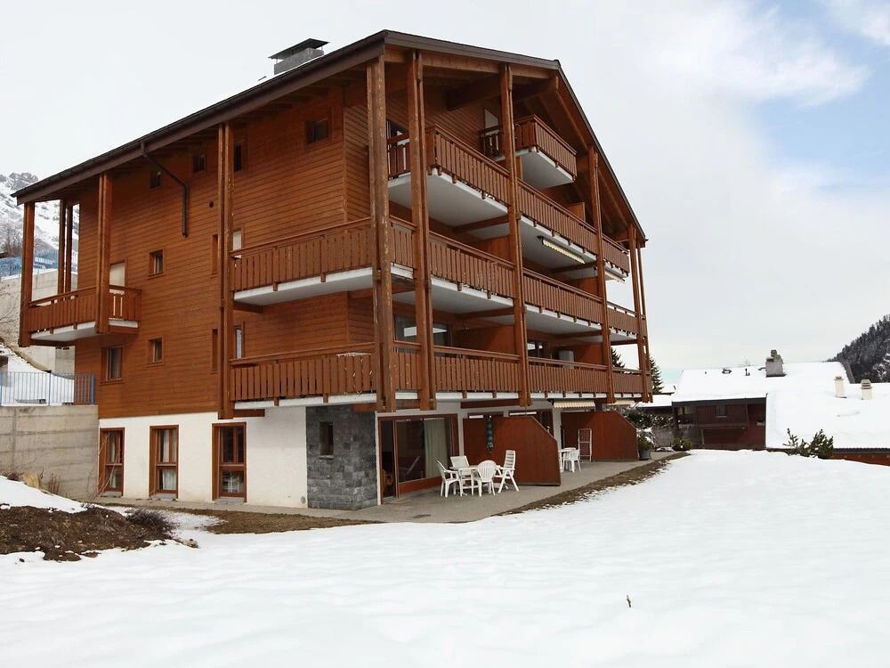 Apartment Fénestral 301 by Interhome