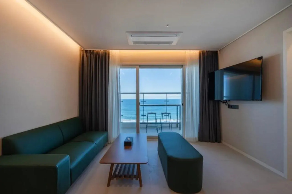 Yangyang White House Pension