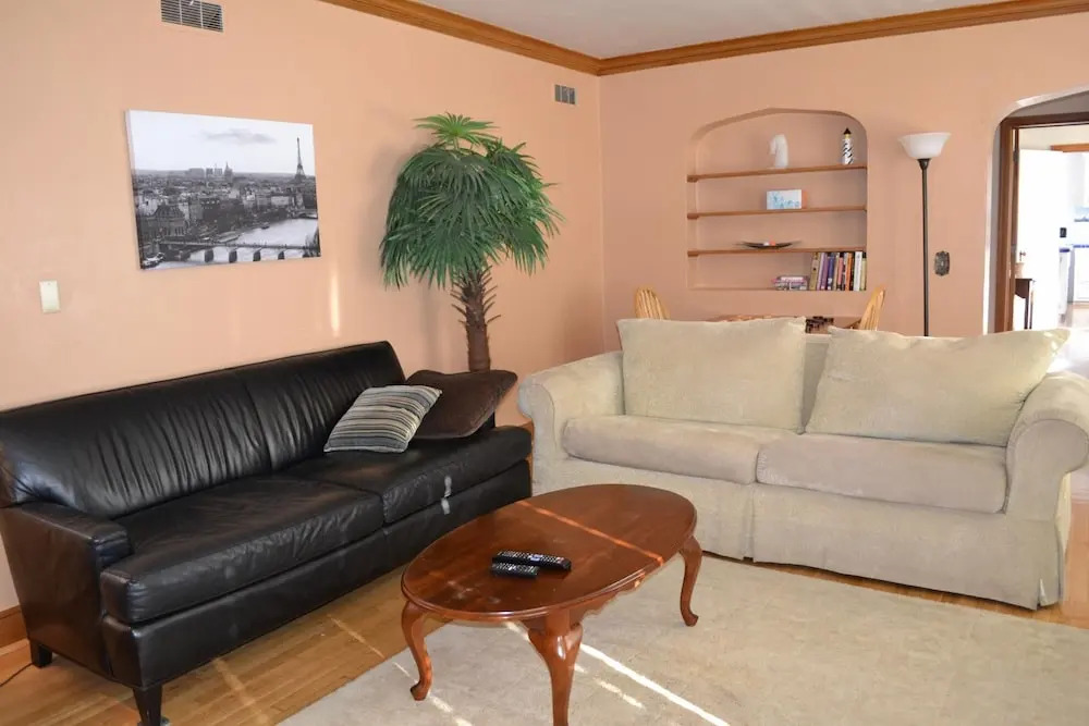 2338 S Edgewood St.