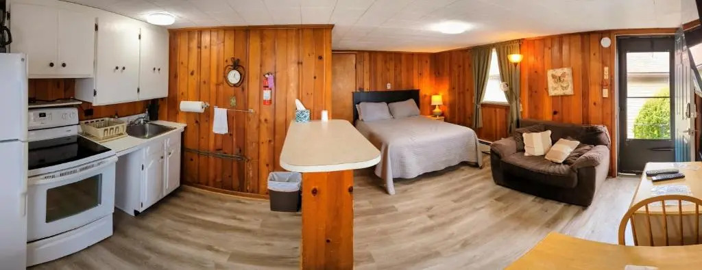 Riverside Motel