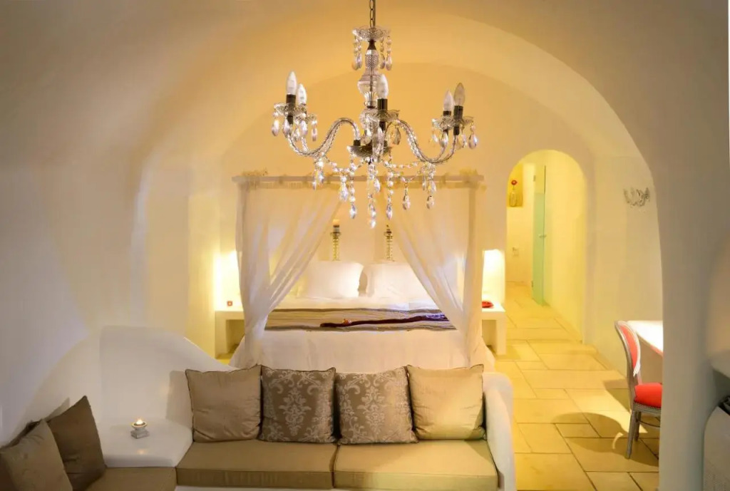 Absolute Bliss Imerovigli Suites