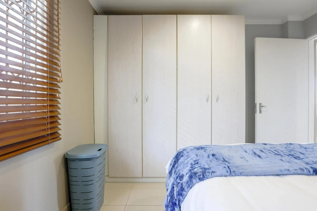 Lovely 2 Bedroom Oceanfront Apartment with Sea Views