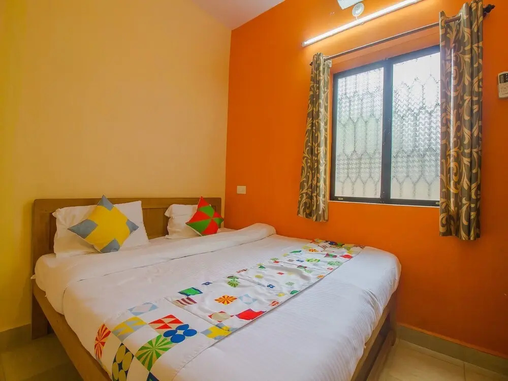 OYO 17370 Home Colorful 1BHK Calangute Beach