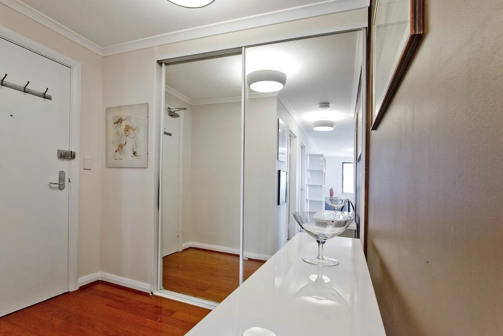Expansive Views From Sydney 1 Bedroom Apartment