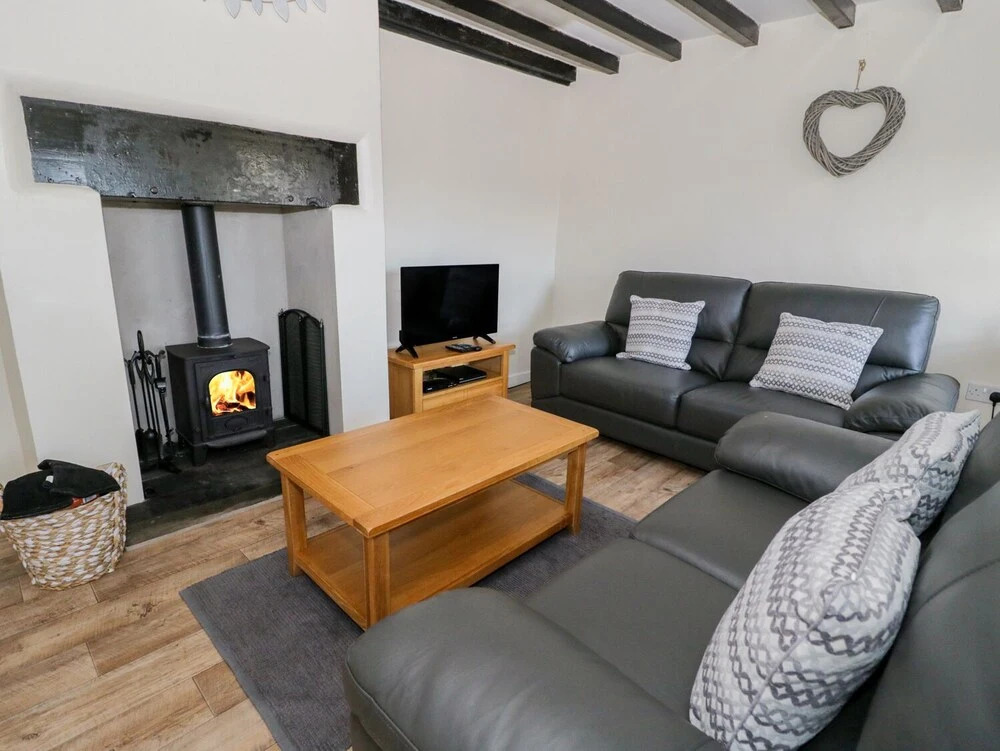 5 Ceirnioge Cottages