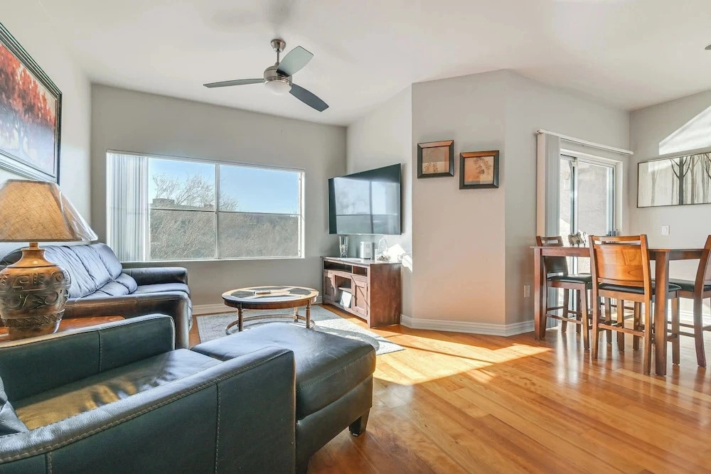 Hike & Golf in Fountain Hills! Resort-style Condo