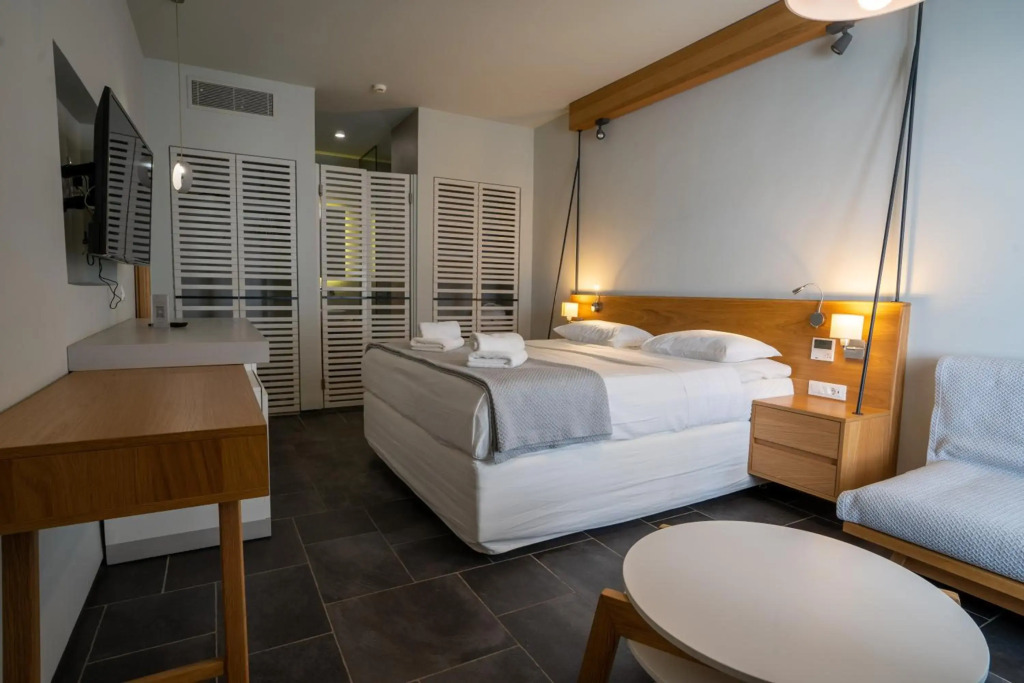 Meltemi Excelsior Suites