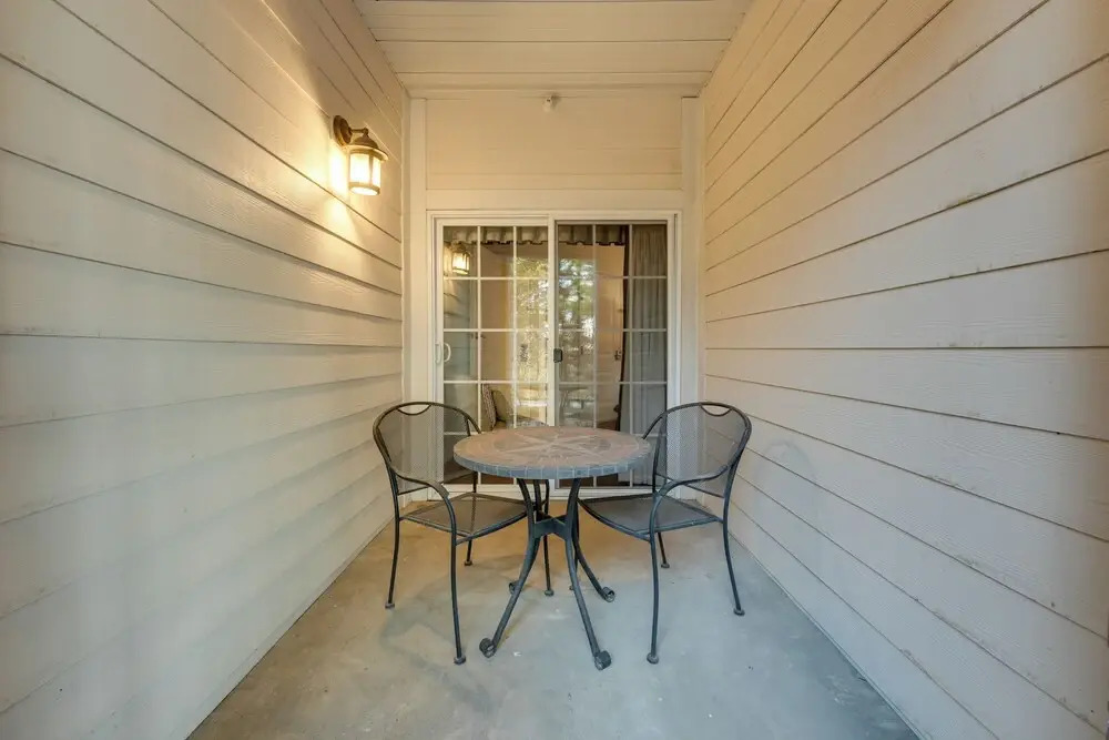 Cozy Holiday Getaway: Branson Condo 3 Mi to Dtwn!