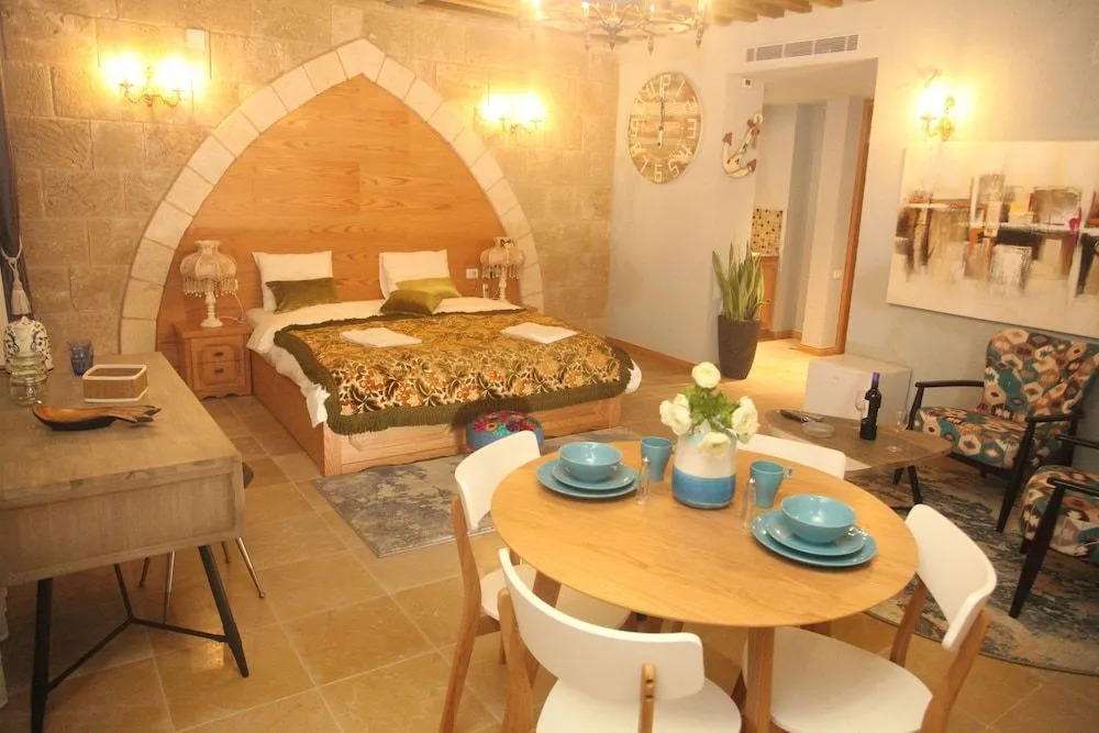Zarqa Luxury Suites - Couples Only