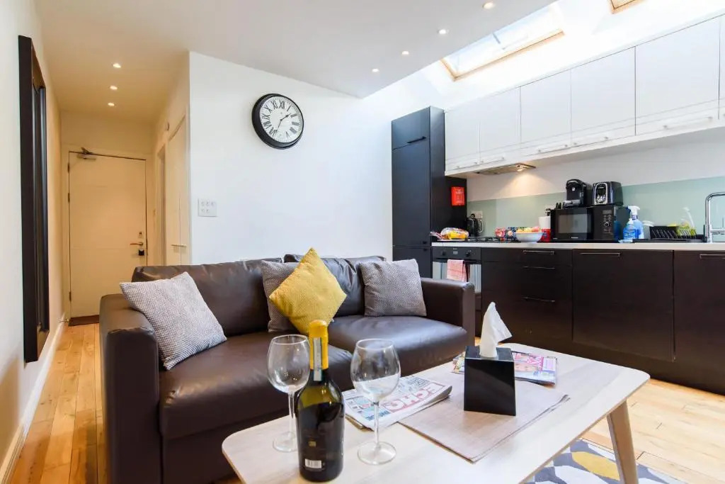 Oakfield Premier Apartments-High Speed WiFi-Smart SelfCheckIn-Central Cardiff Gem