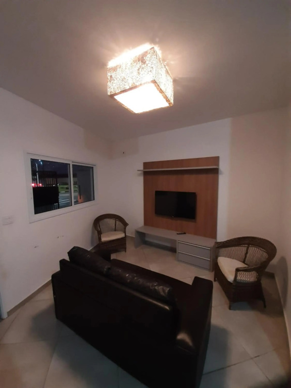 Sobrado frente ao SESC, WIFI 300MB, 2 vagas auto, cozinha, churrasqueira, moderno e reformado