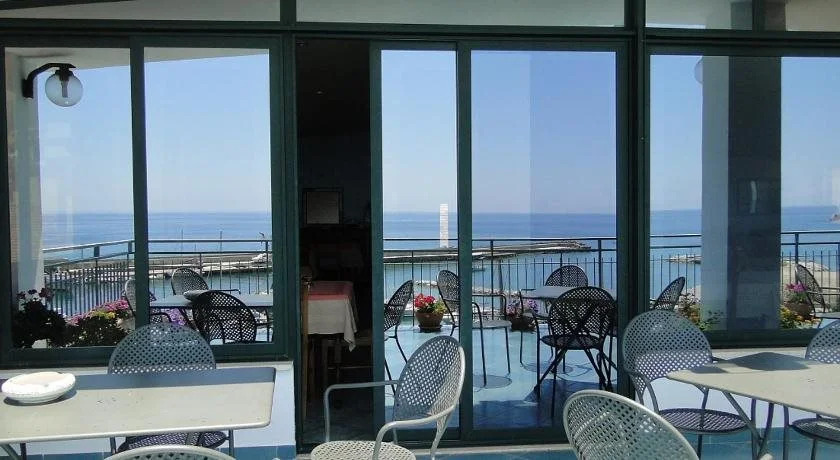 Hotel La Scogliera