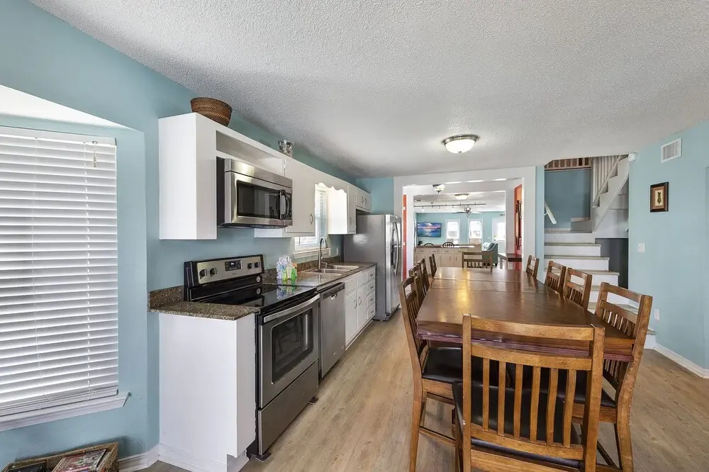 Luxury 5BR Living w Private Pool