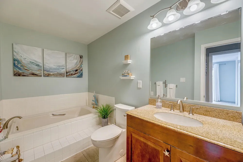 Walk to Beach! Ocean City Family Condo