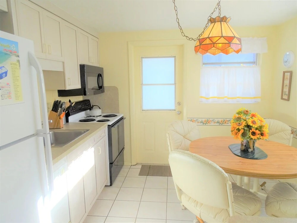 Aloha Kai - 45 2 Bedrooms 1 Bathroom Apts