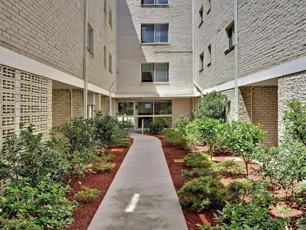 Shoal Bay Road, Del Rae, Unit 18, 25