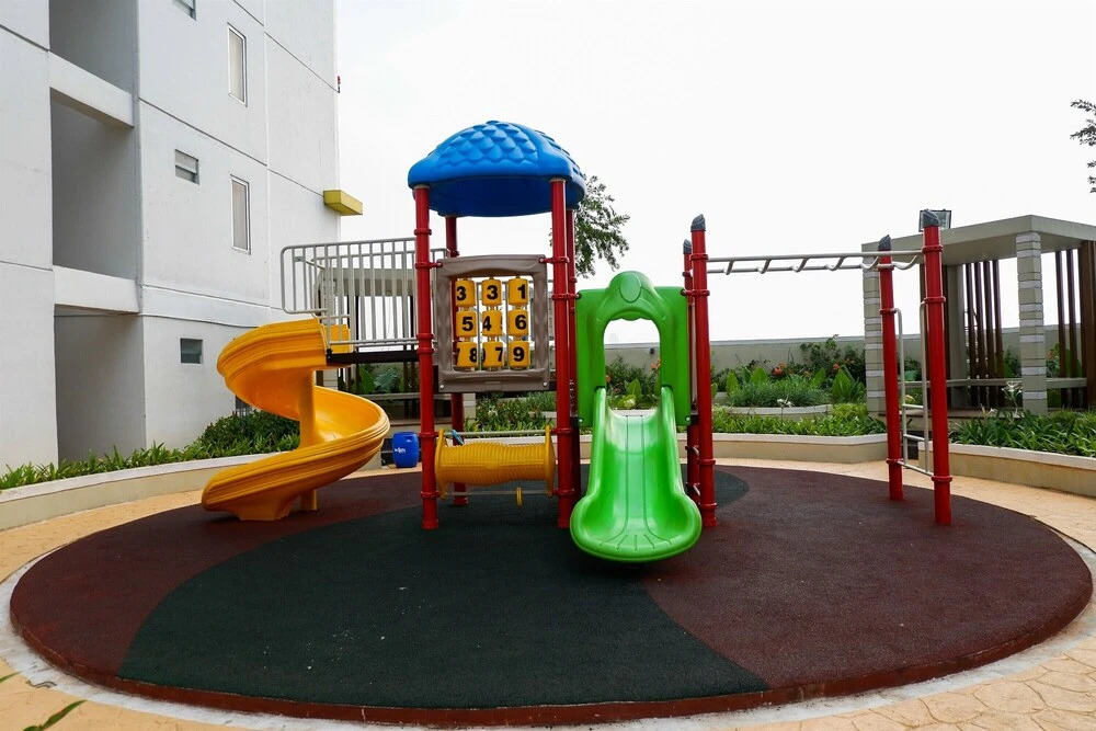 Comfort And Nice 2Br At Bassura City Apartment