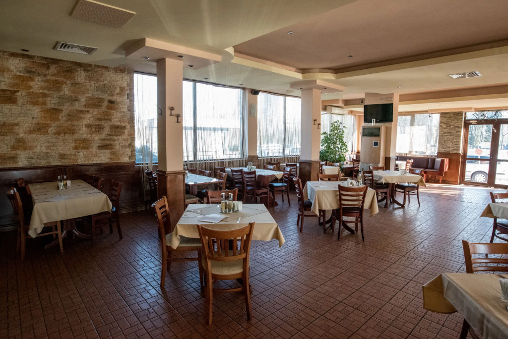 Avenue Hotel