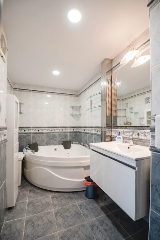 Nicopole Apartment