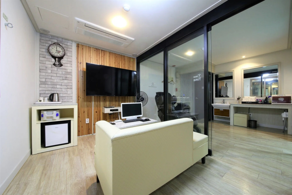 Time Hotel