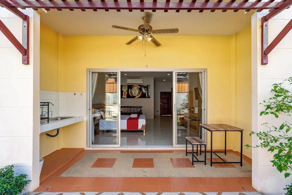 Chernin Apartment Suites, Rawai