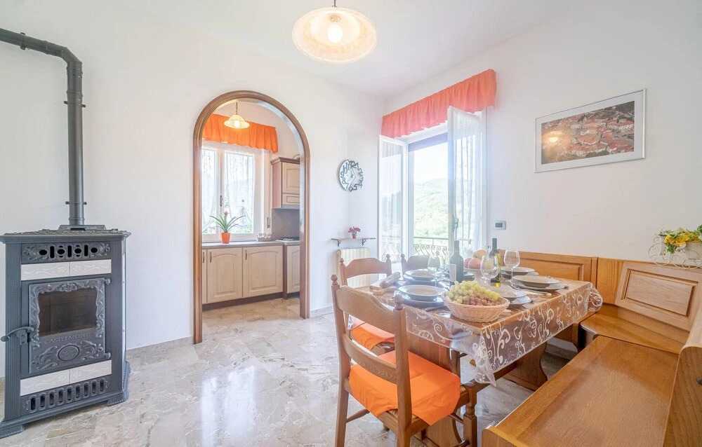 Gorgeous Home In San Pietro Vara -Sp- With Wifi