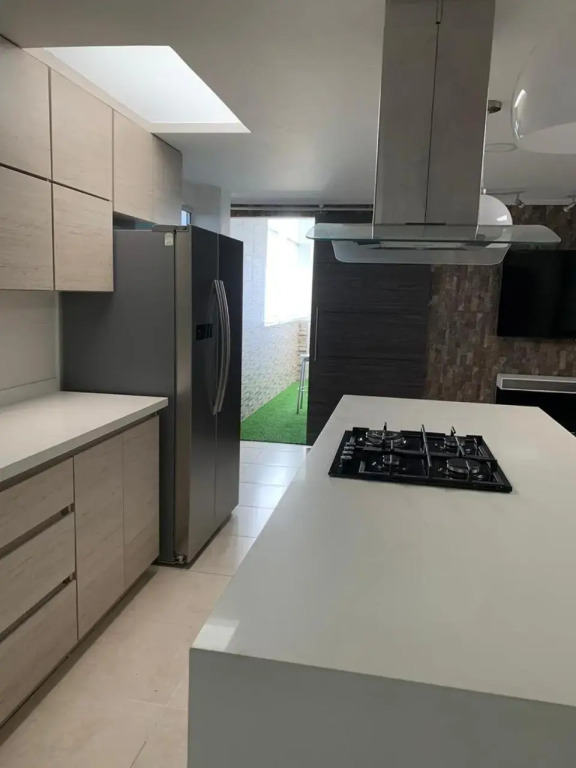 Penthouse - Vista Hermosa Apartments