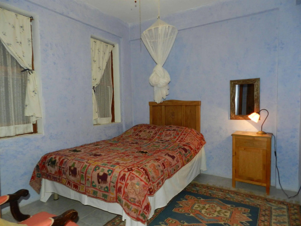 Daphne House