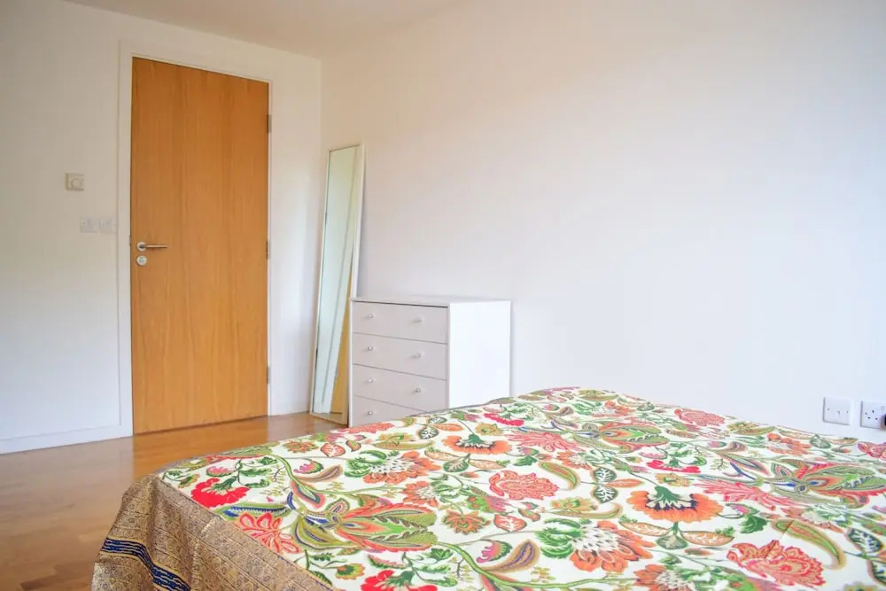2 Bedroom Apartment with Private Balcony - Sleeps 5