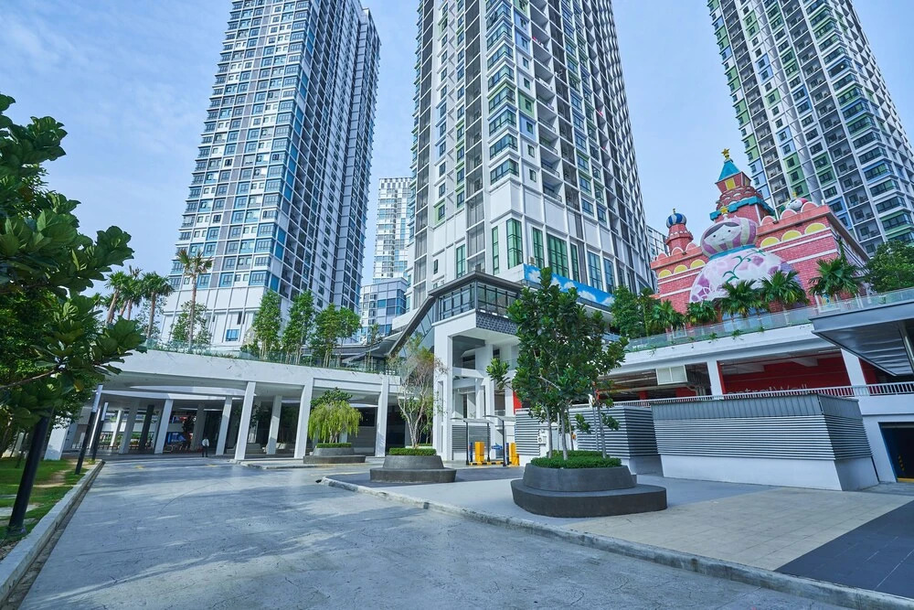 OYO Home 1143 Elegant 2br I-soho I-city