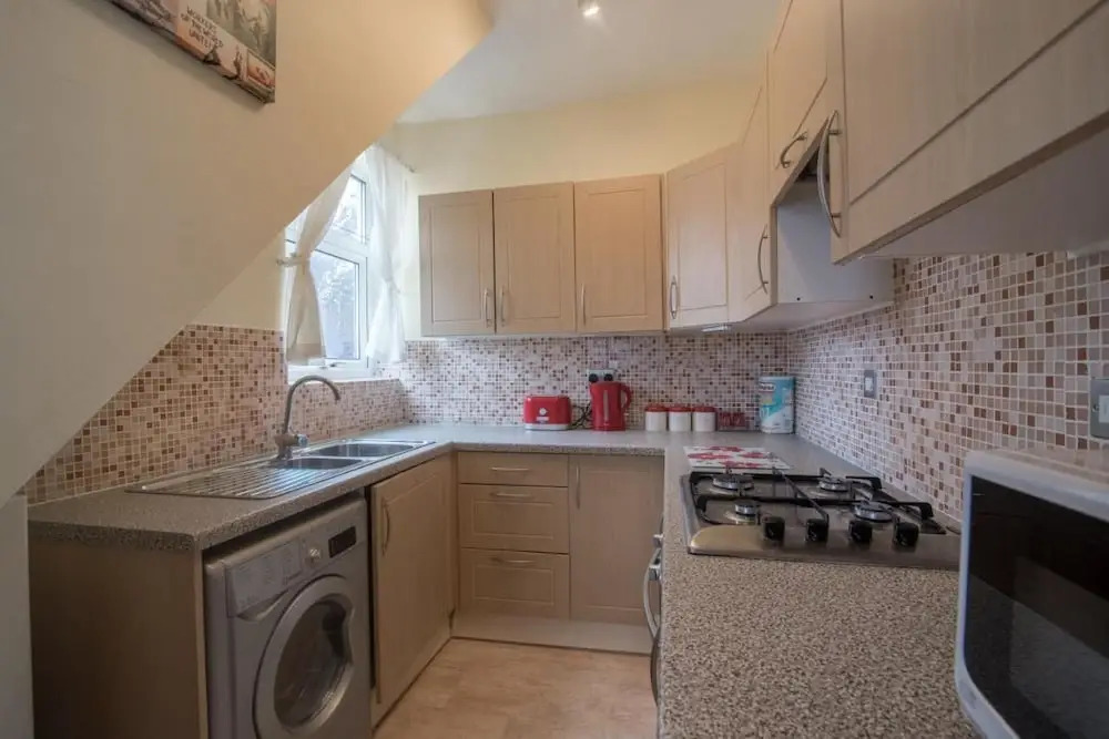 2 bedroom serviced & equipped house